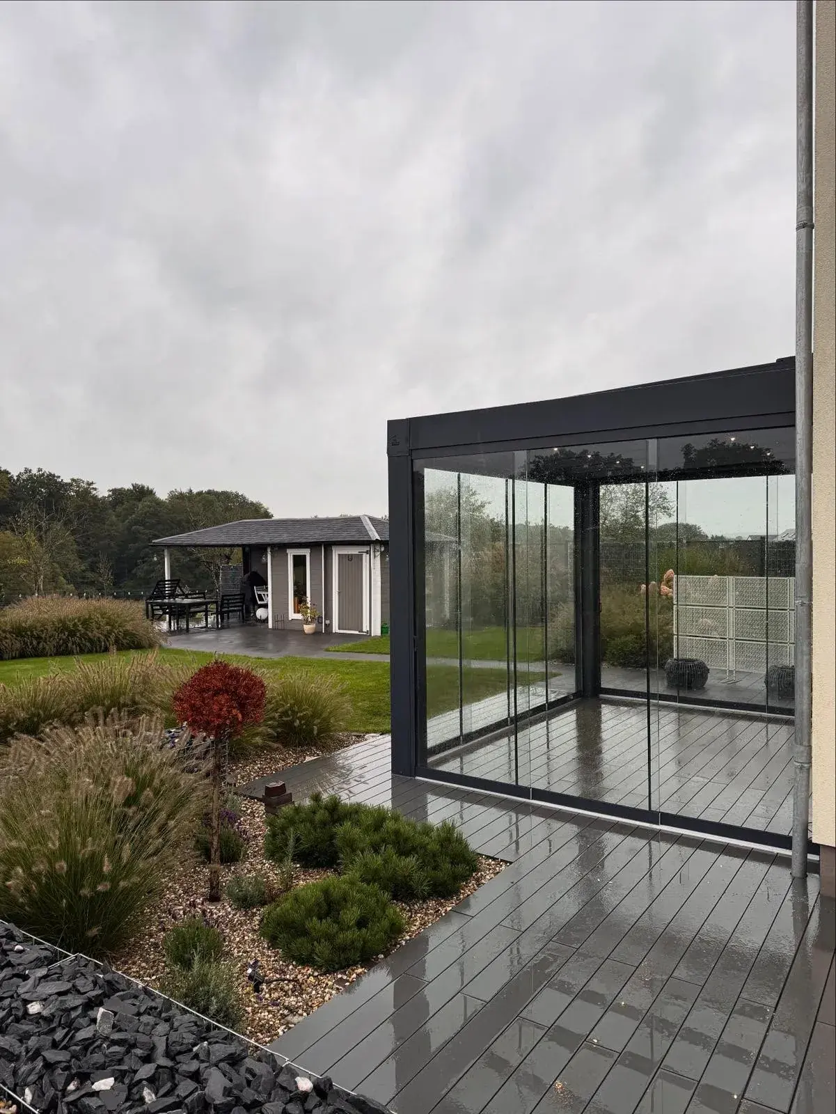 Cube-Veranda mit Glasdach und integrierter Spot-Beleuchtung (Foto 8 von 10)